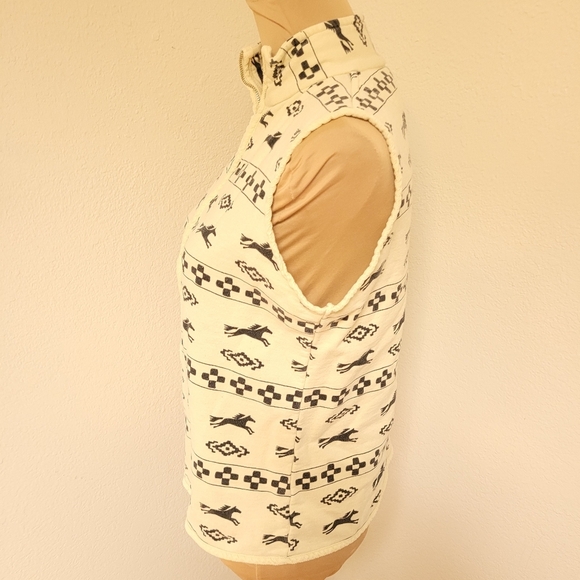 True Grit Cream and Black Southwest Print Vest - Picture 4 of 5